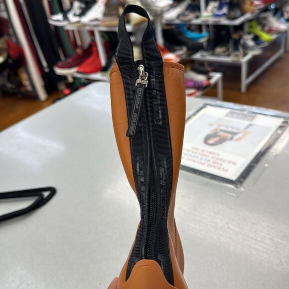 Sold Fend I Tan Heeled Boots - Picture 4 of 12